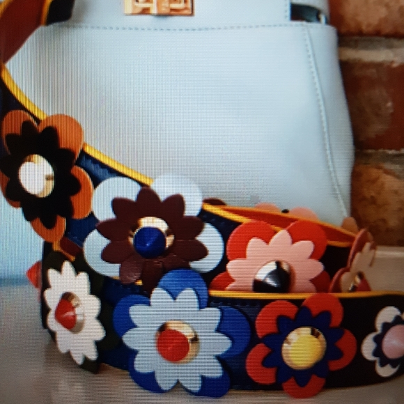 Beautiful Flower Bag Strap - Picture 3 of 5